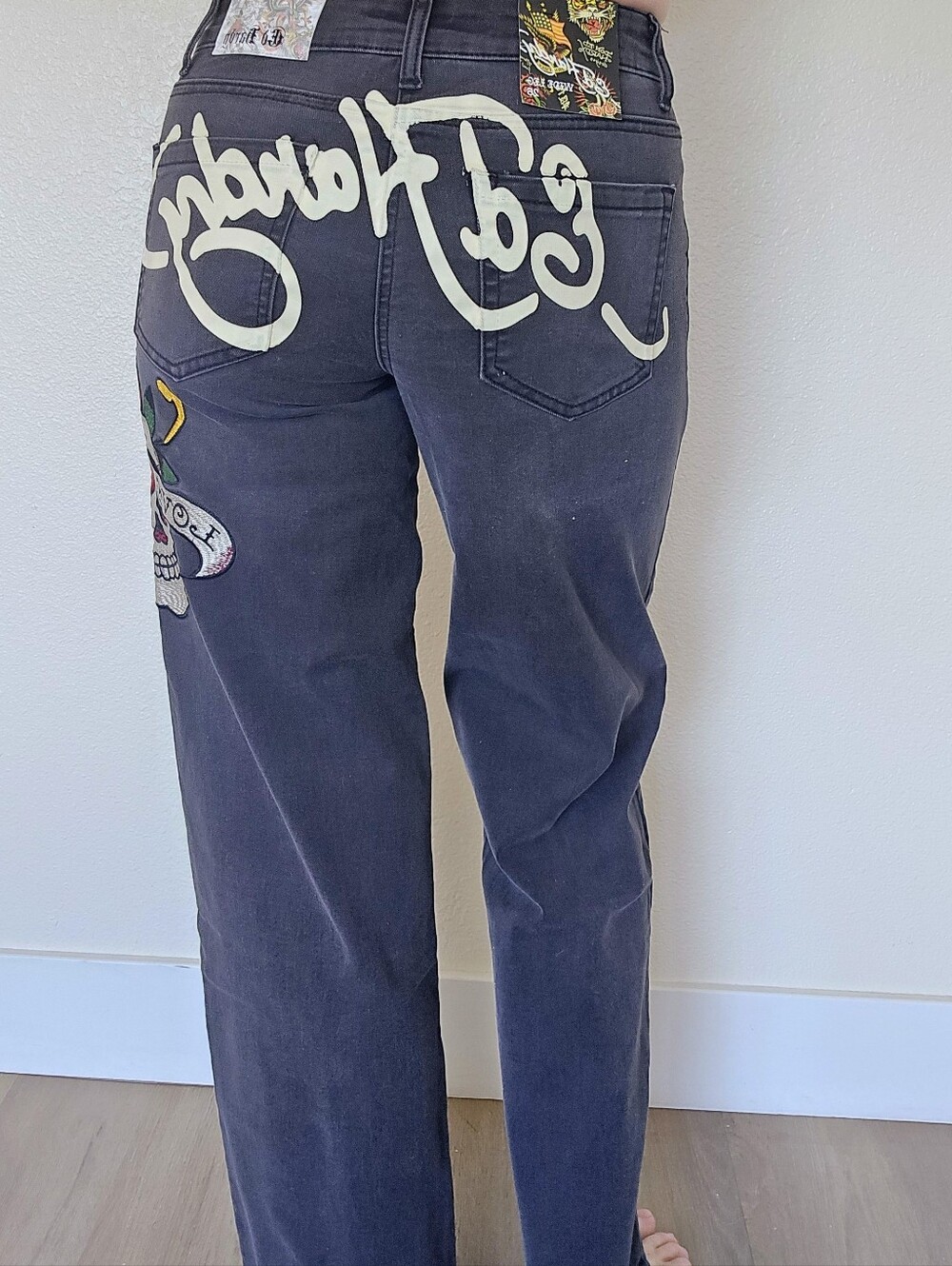 ❤️NWT Ed Hardy Embroidered Wide Leg Jeans - Picture 4 of 10